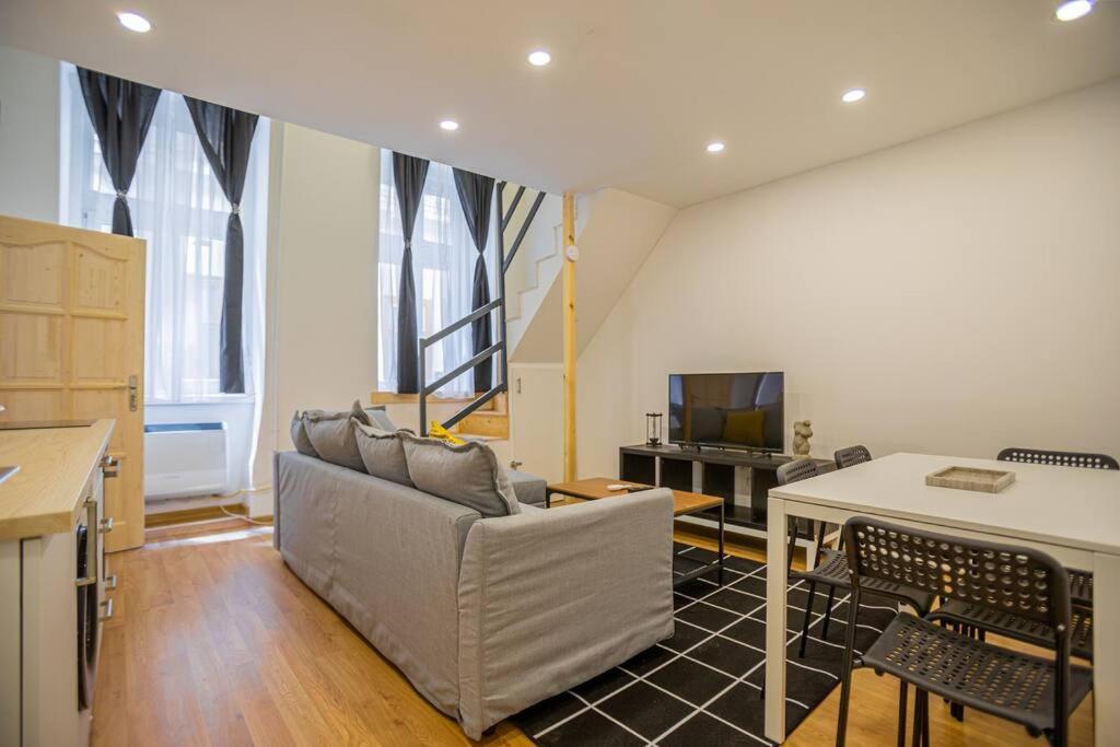 2 Bedroom Flat In The Dob Street, Venus Budapest Exterior photo